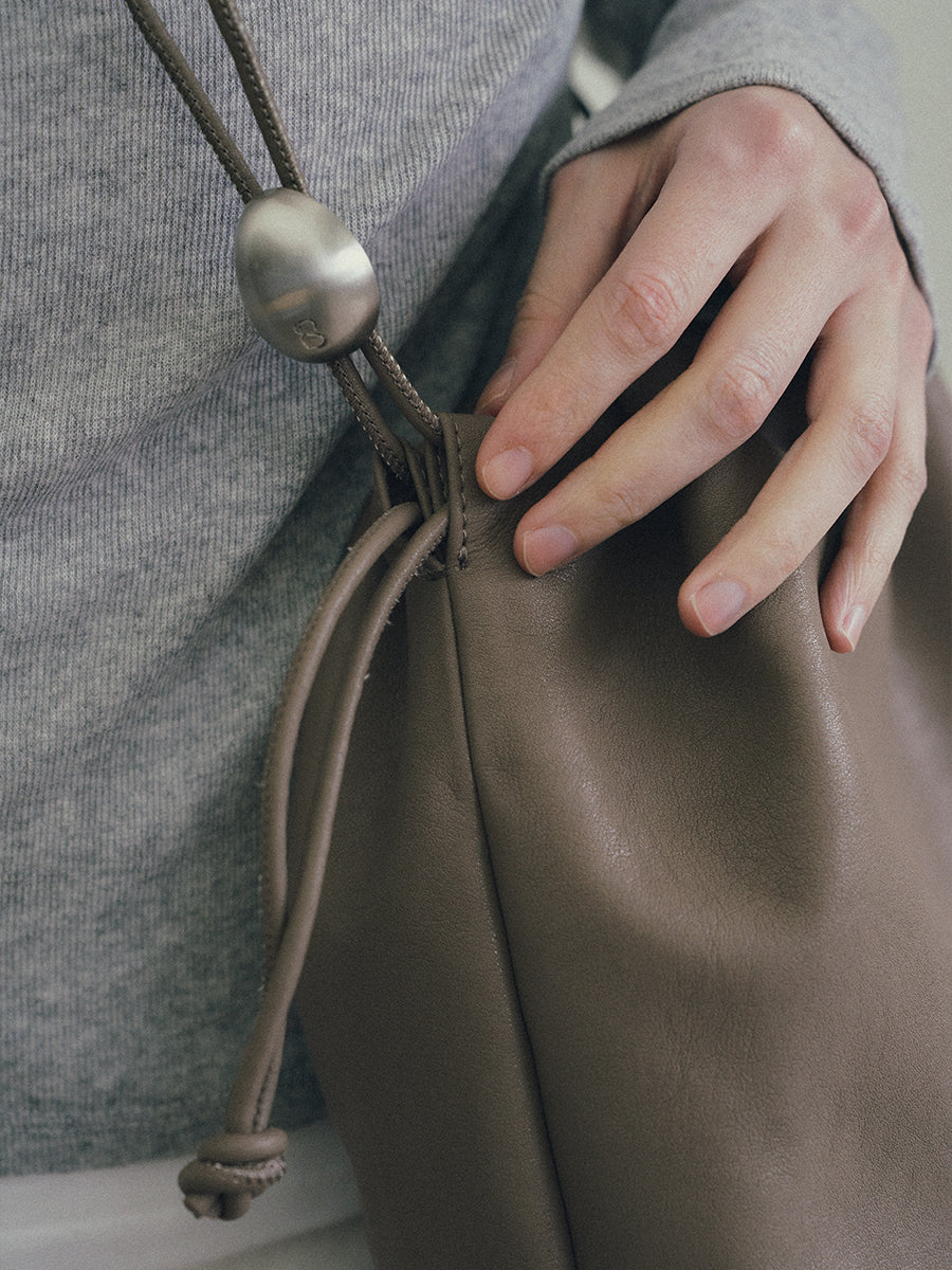 Note3 Cloud Drawstring 2 Way Bag - Clay Gray